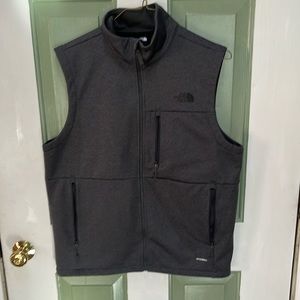 Mens north face vest